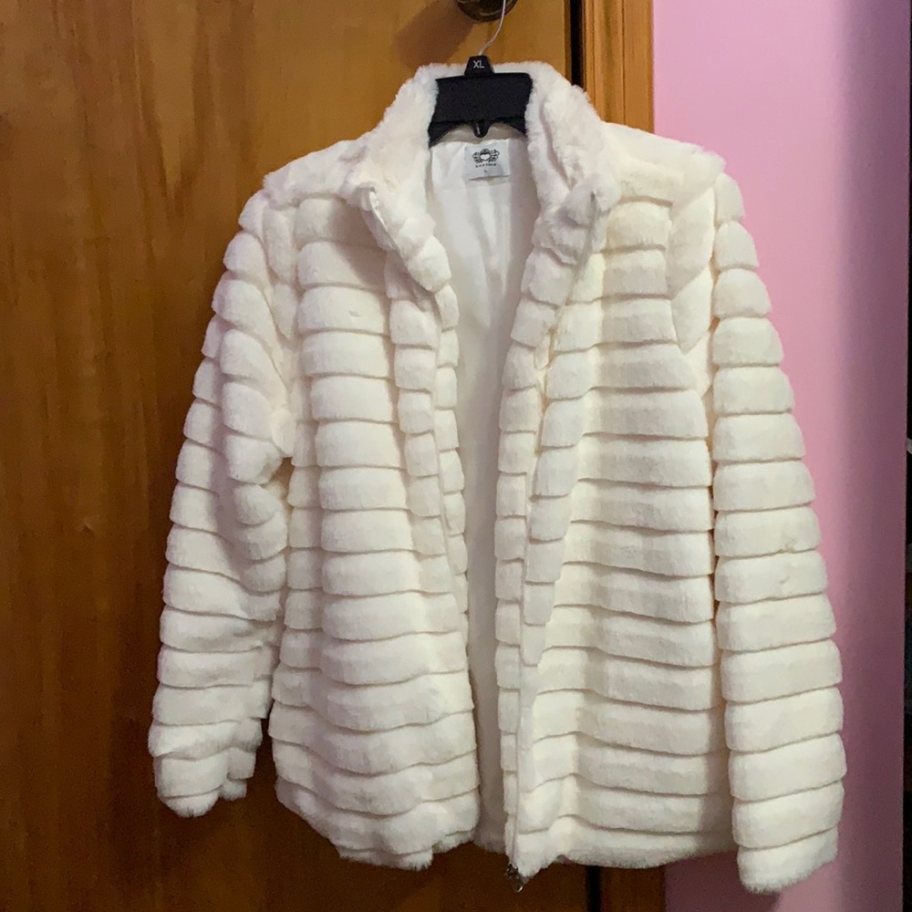 Women’s katydid cream faux fur jacket